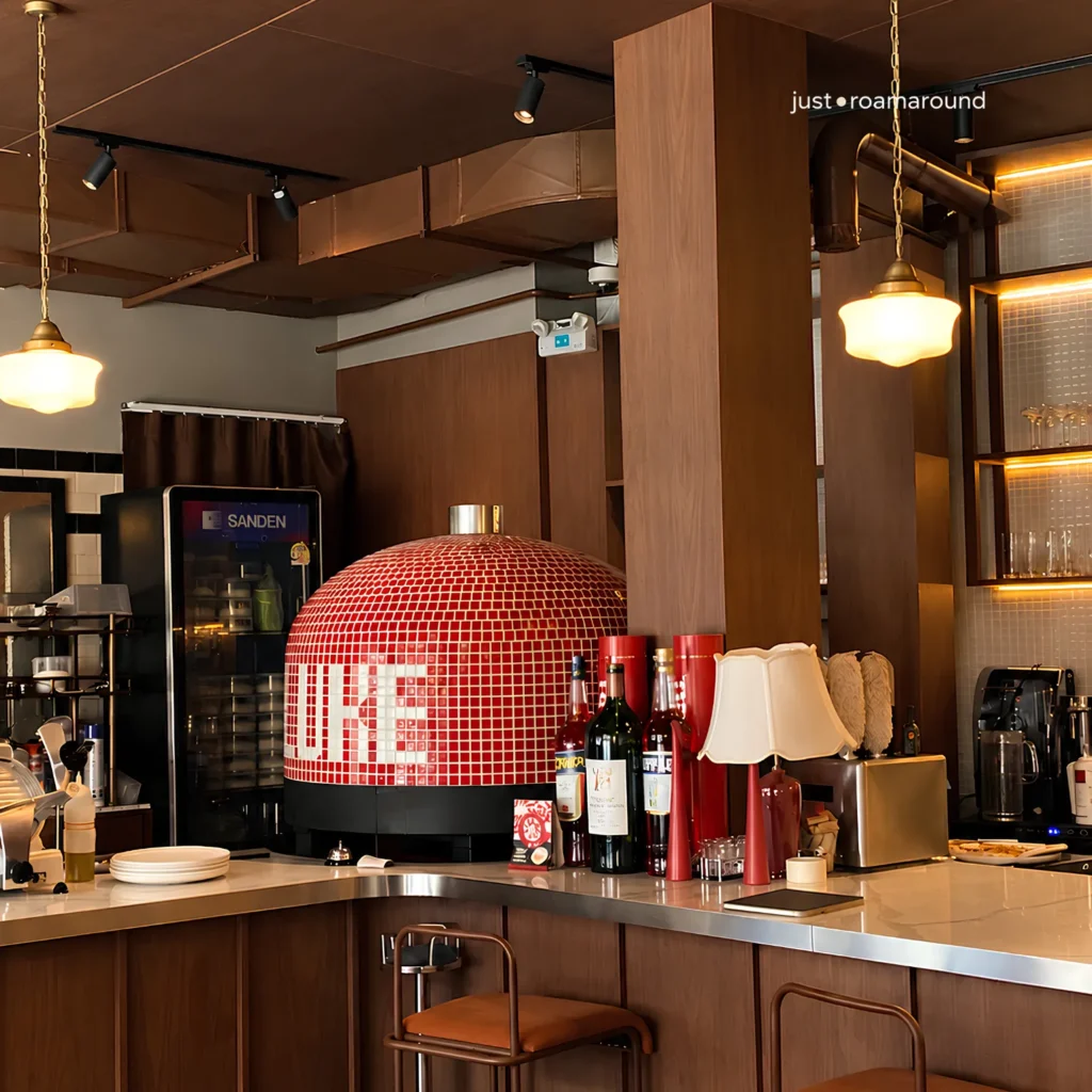 LUKE Bangkok ร้านพิซซ่าย่านหัวลำโพง